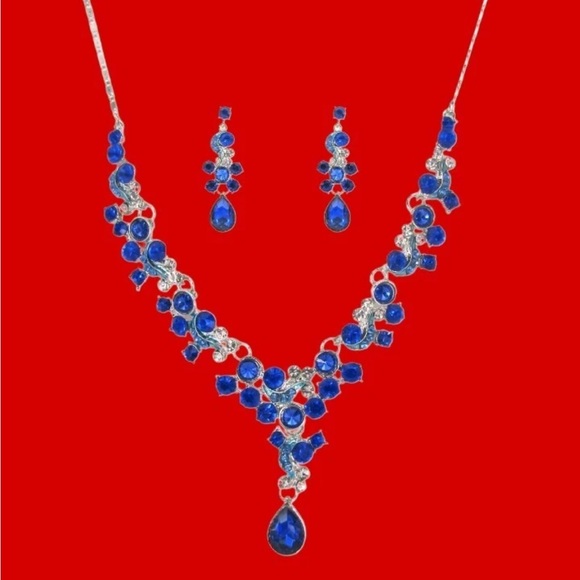 Sparkling Blue Crystal Necklace and Earring Set with crystal drop in front - Picture 8 of 8